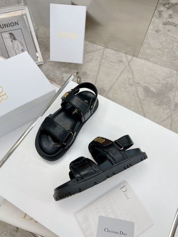 D*oract sandal