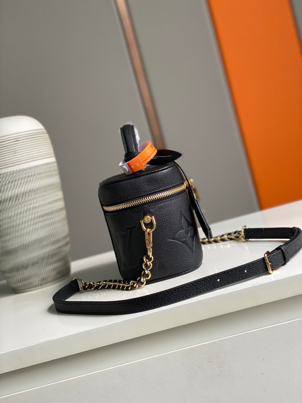 l**is V*t*n vanity pm