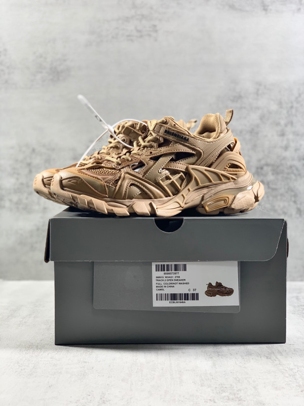 Ba*len*cia*ga track.2