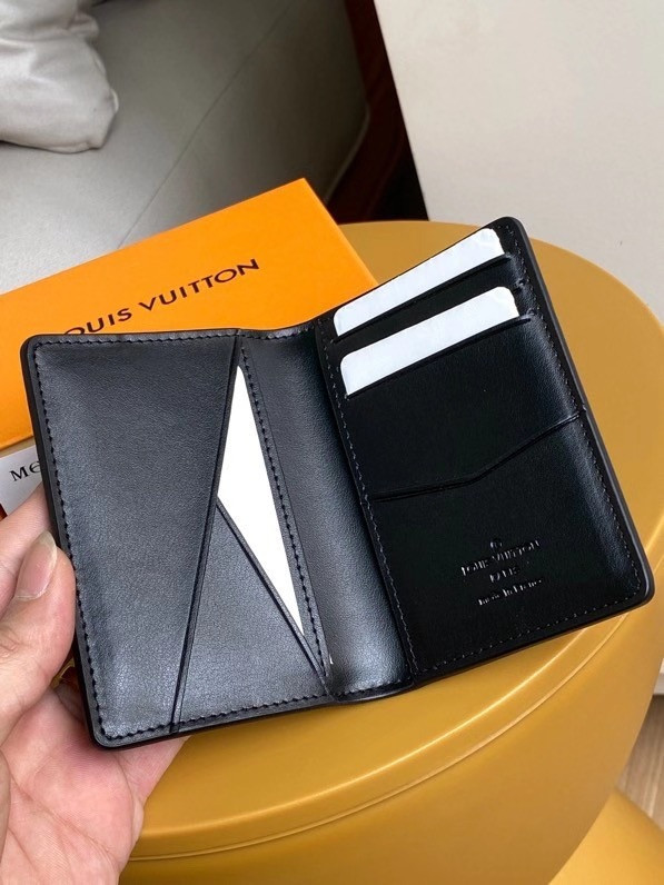 l**is V*t*n pocket organizer