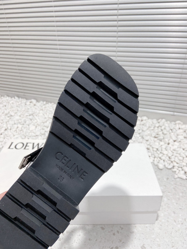 Ce**e leo strappy sandal in with "Ce**e" jacquard black / white