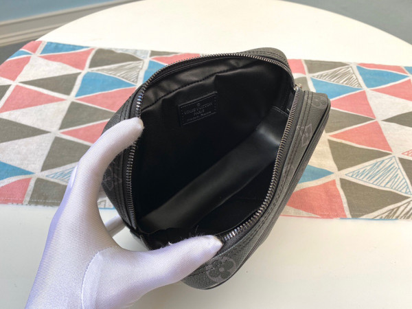 l**is V*t*n toiletry pouch pm