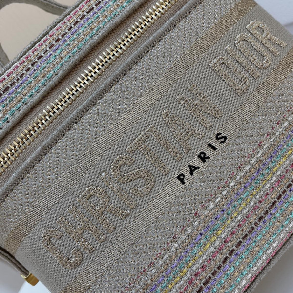 D*or vanity case-24-17-13.5cm