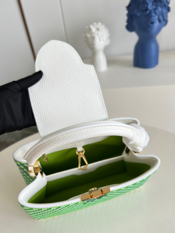 l**is V*t*n capucines bb