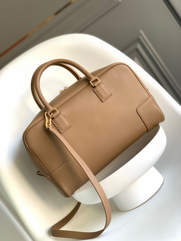 LOEWE Amazona 28 bag