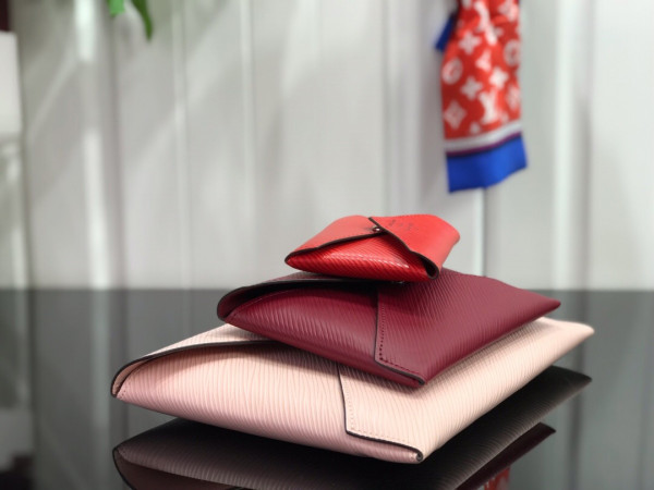 l**is V*t*n pochette kirigami