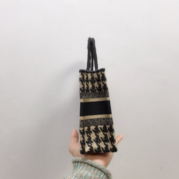 mini D*or book tote