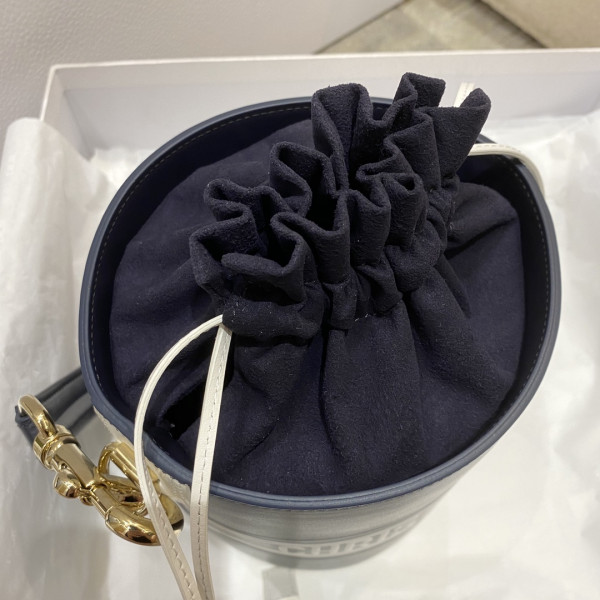 D*or micro vibe bucket bag