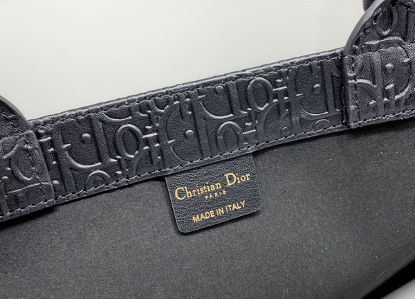 large D*or book tote