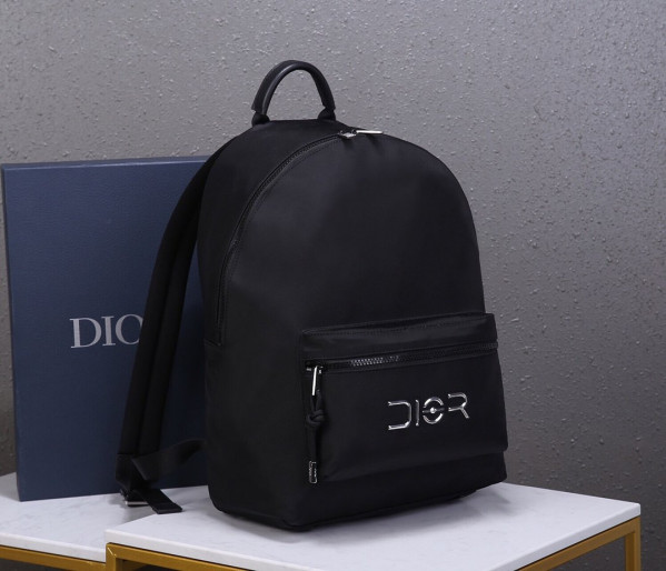 D*or backpack