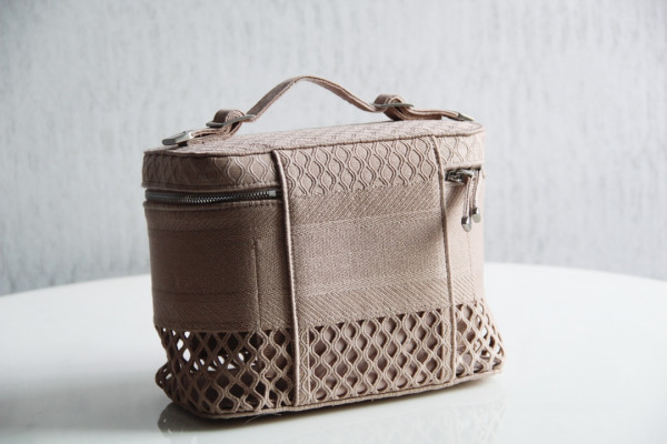 D*or vanity case-24-17-13.5cm