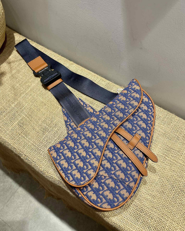 D*or saddle bag