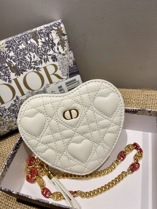 D*or D*oramour caro heart pouch with chain