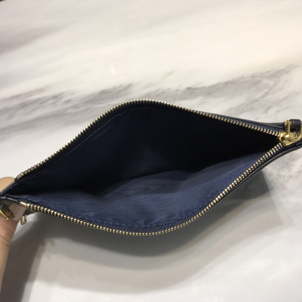 D*or 30 montaigne wallet with strap