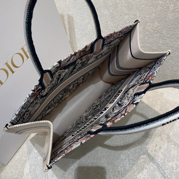 large D*or book tote