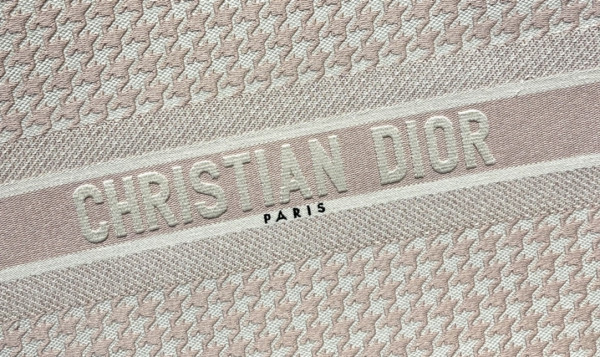 large D*or book tote