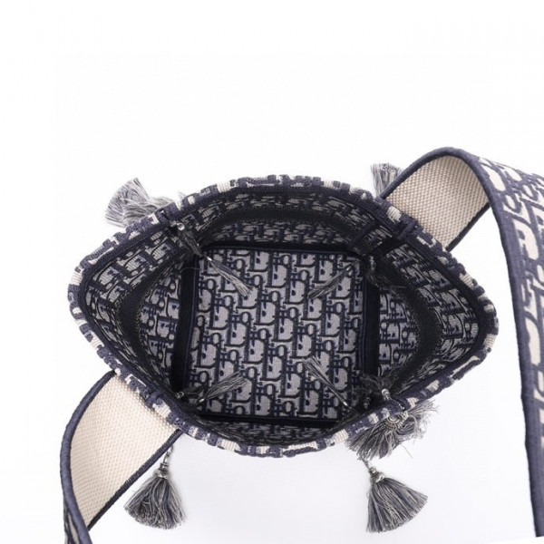 D*or d-bubble bucket bag