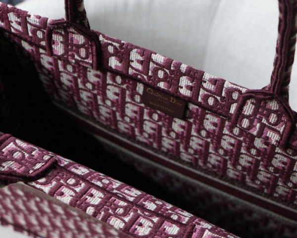 D*or oblique book tote-41.5-35-18cm