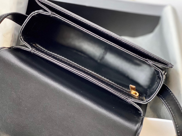 Ce**e teen triomphe bag