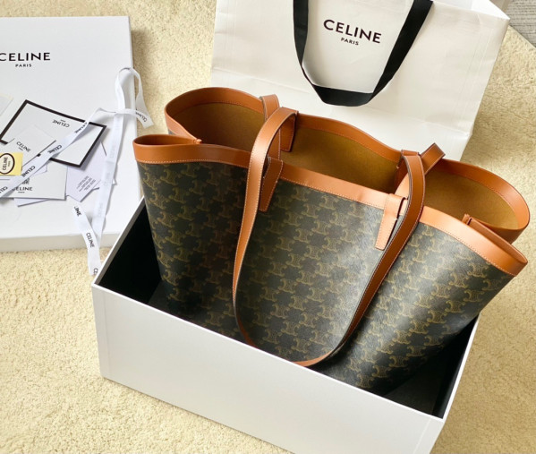 Ce**e medium couffin cuir triomphe