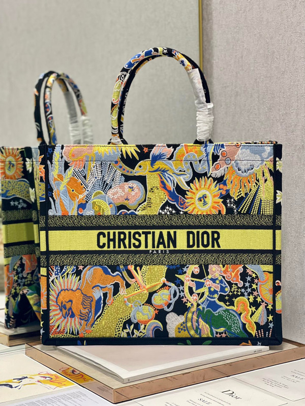 large D*or book tote