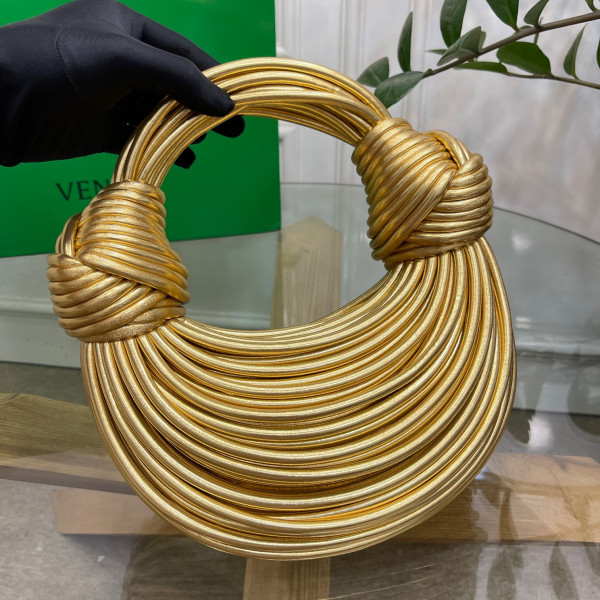 Bo*te*ga ve*ne*ta double knot