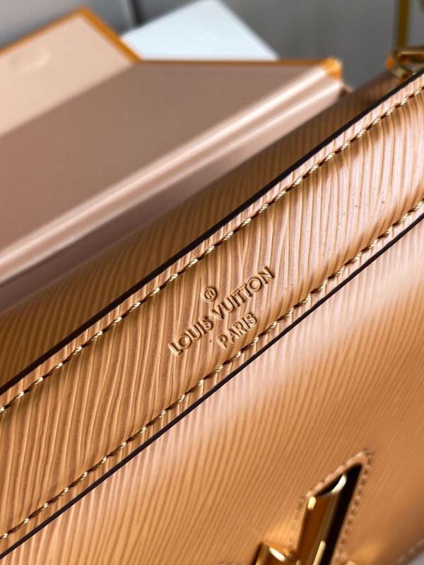 l**is V*t*n twist mm