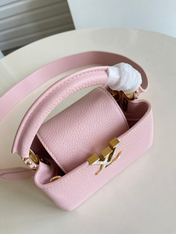 l**is V*t*n capucines mini