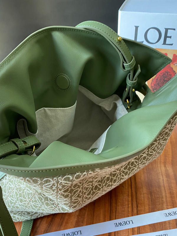 LOEWE Flamenco clutch