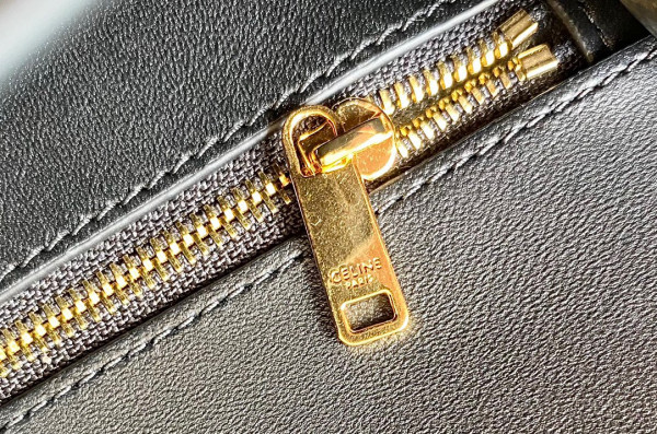 Ce**e chain besace triomphe