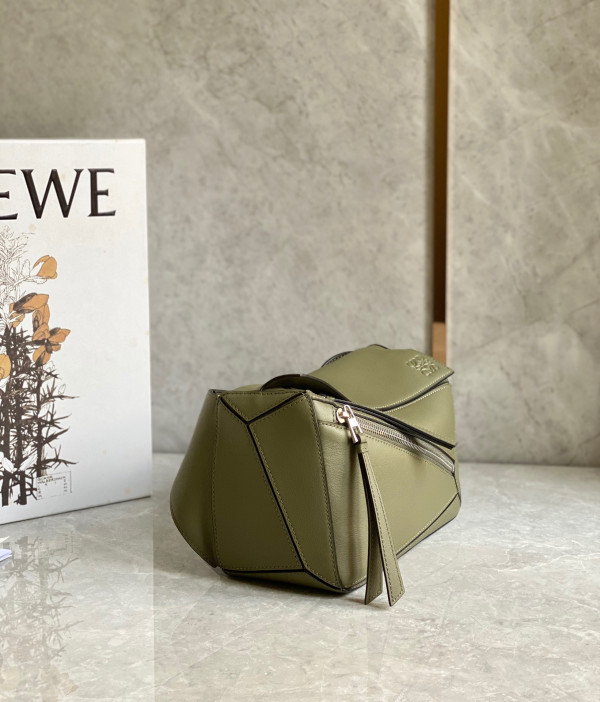 LOEWE Small Puzzle Bumbag-24*16*10.5cm