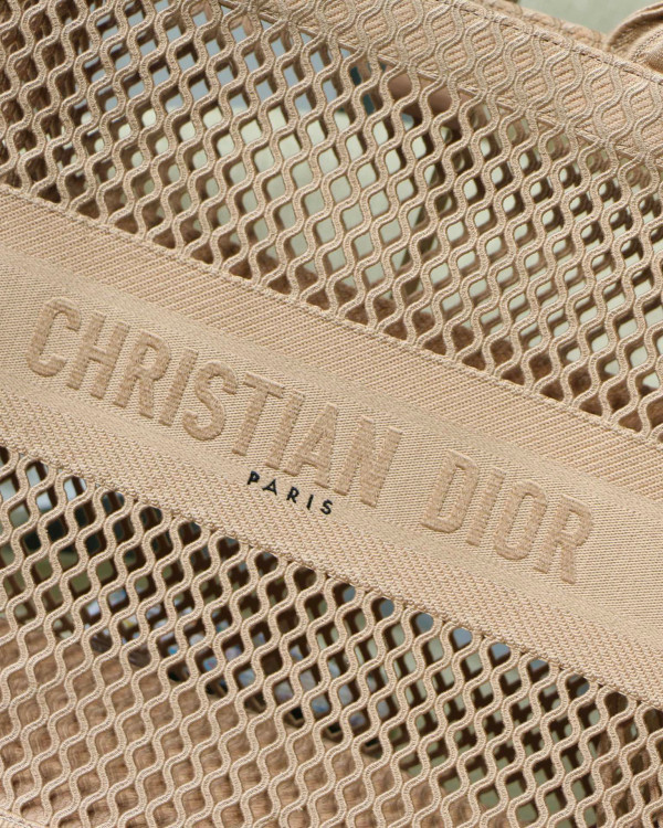 large D*or book tote