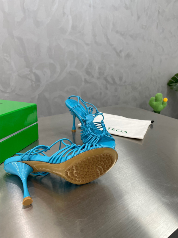 Bo*te*ga ve*ne*ta dot