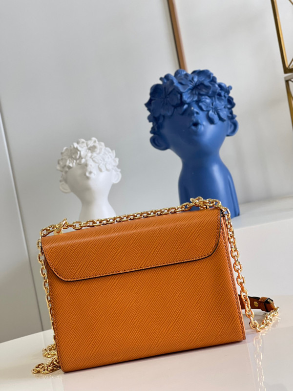 l**is V*t*n twist mm