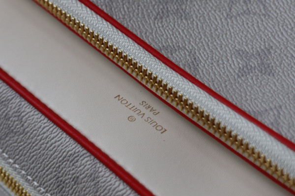 l**is V*t*n lvxnba nil messenger