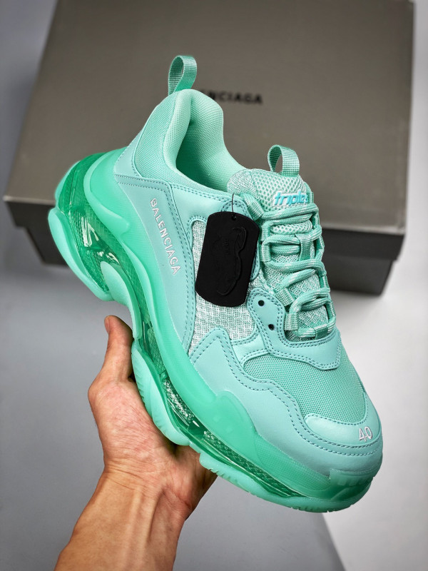 Ba*len*cia*ga triple s