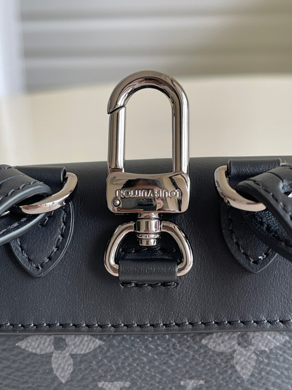 l**is V*t*n mini steamer pouch