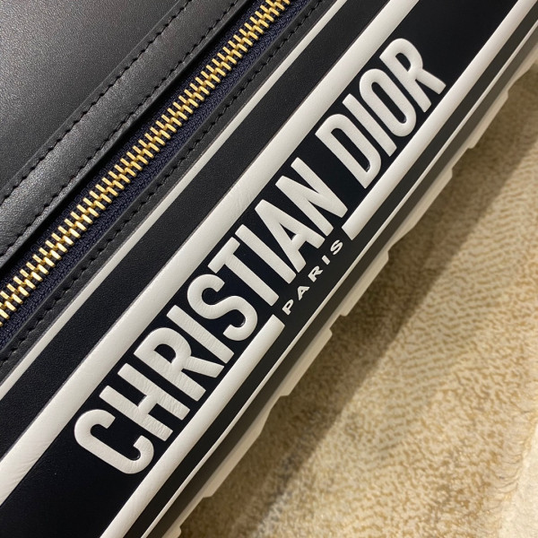 D*or medium vibe zip bowling bag