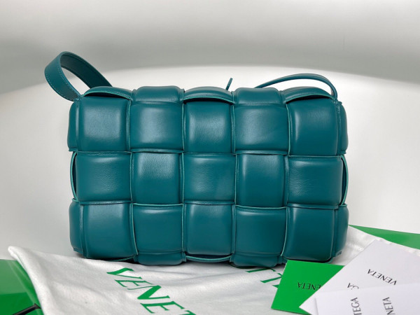 Bo*te*ga ve*ne*ta cassette