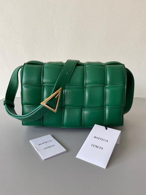 Bo*te*ga ve*ne*ta cassette