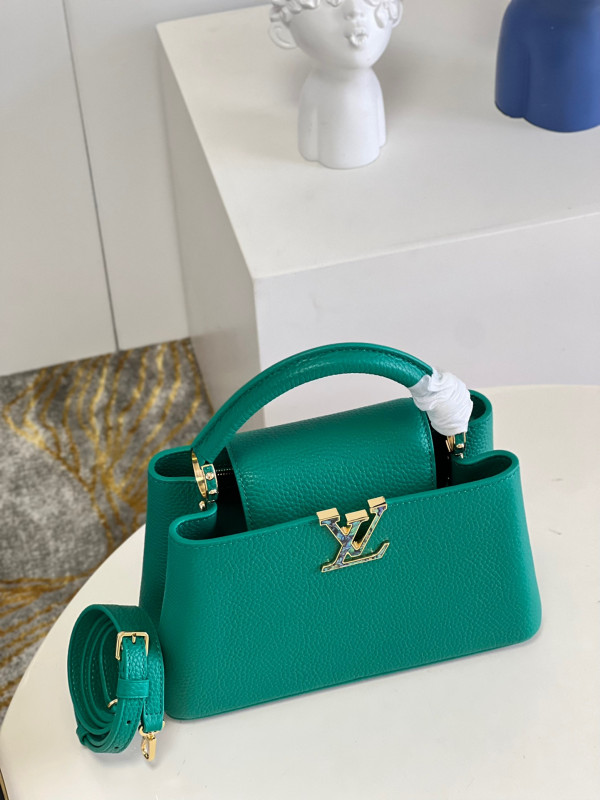 l**is V*t*n capucines bb