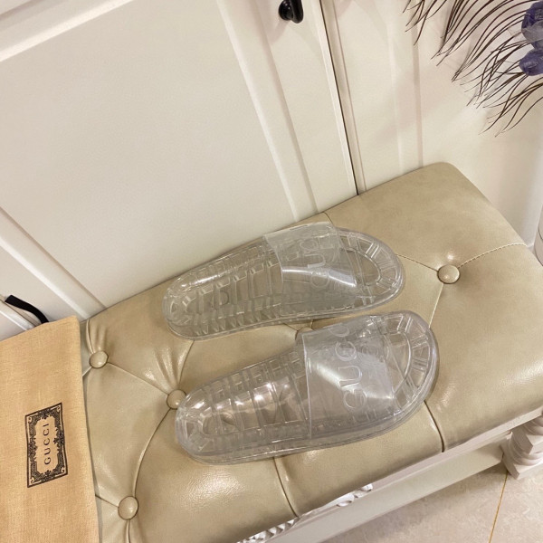 G*u*i slide with G*u*i logo