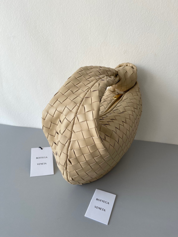 Bo*te*ga ve*ne*ta teen jodie