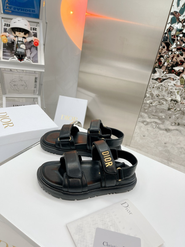 D*oract sandal