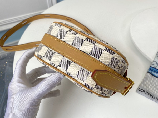 l**is V*t*n boite chapeau souple pm