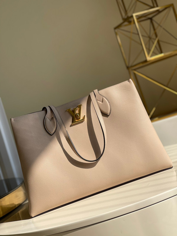 l**is V*t*n lockme shopper