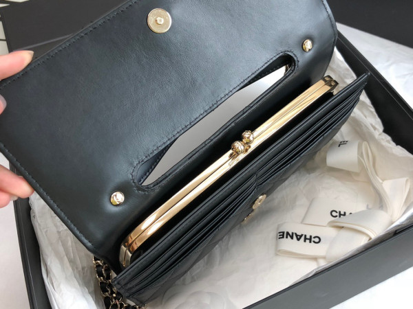 CL FLAP PHONE HOLDER WITH CHAIN