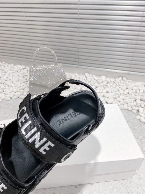 Ce**e leo strappy sandal in with "Ce**e" jacquard black / white