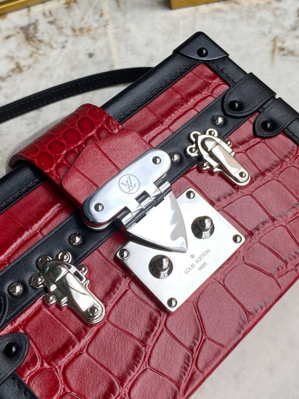 l**is V*t*n petite malle