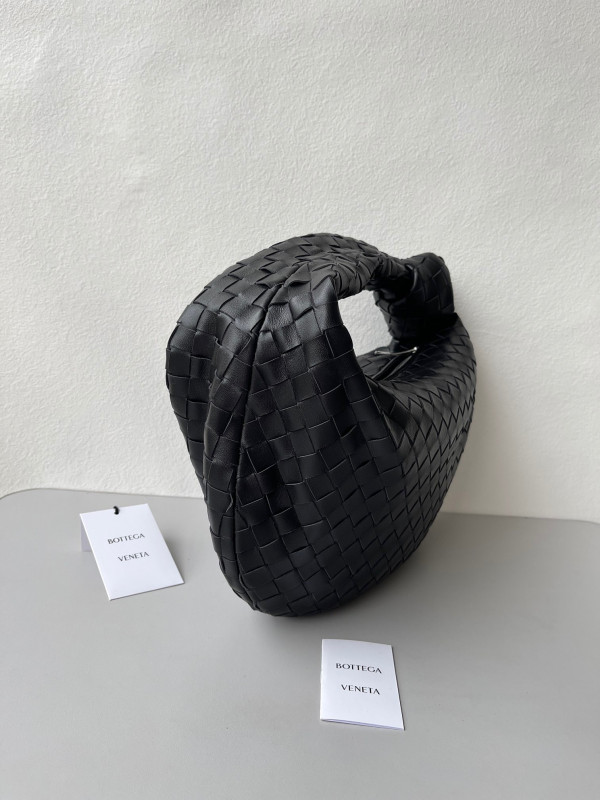 Bo*te*ga ve*ne*ta teen jodie